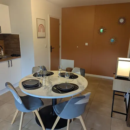 Apartment Elegant Et Calme Avec Clim Et Jardin Prive - Terracotta *